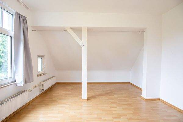 Wohnzimmer DG Wohnung