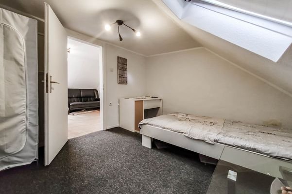 Schlafzimmer DG