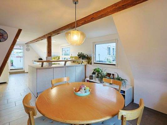 Blick vom Essbereich Richtung Küche