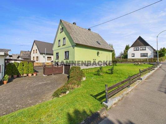 Wohnhaus Straßenansicht