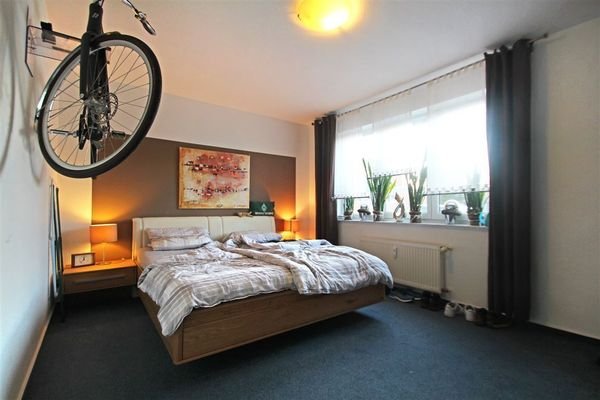 Whg. 2 Schlafzimmer