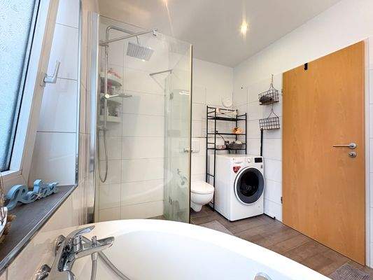 Tageslichtbad im 1.OG