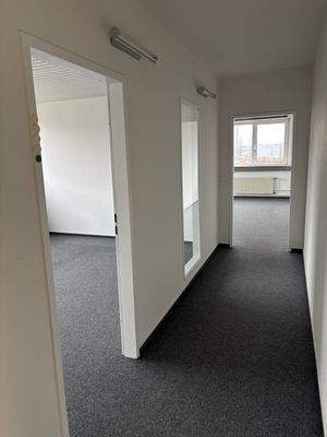 Vahrenwalder Str. 261, 166 m² OG III  Flur -16012025.jpg