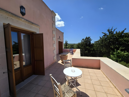 Traditionelle Steinvilla bei Plevriana auf Kreta m