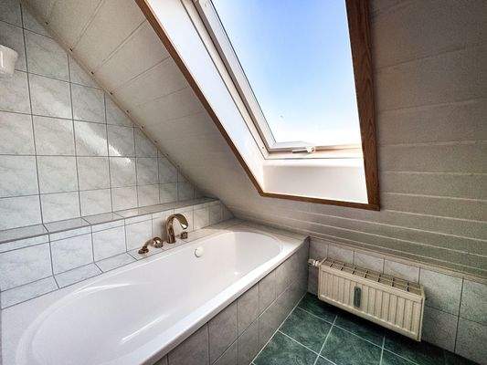 Bad  -Dachgeschoss