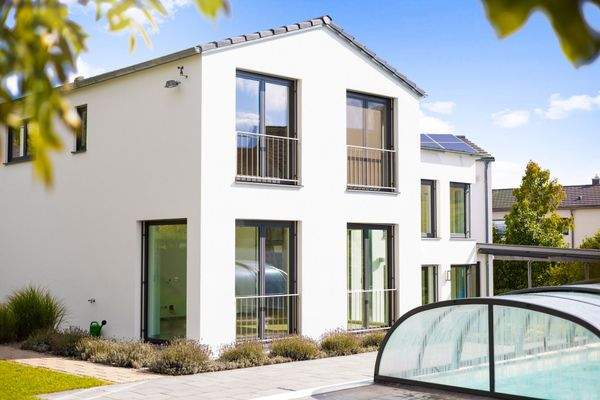 Haus im Detail mit Pool