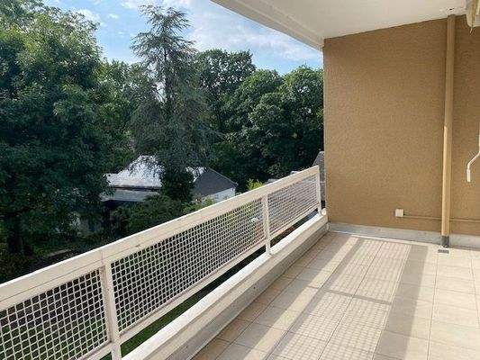 Balkon mit Süd-Ost-Balkon