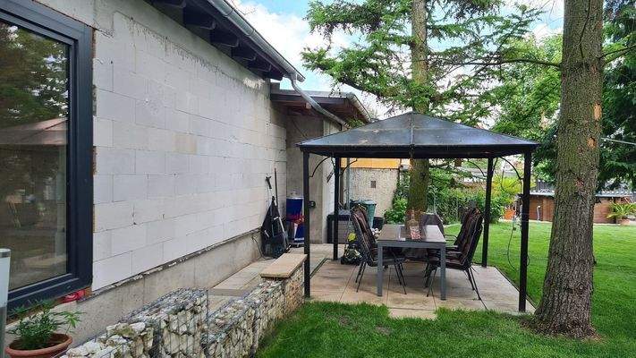 Rohbau mit Sitzterrasse