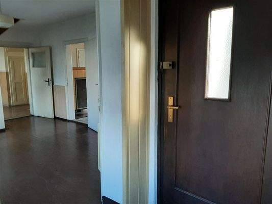 Diele EG vom Windfang aus