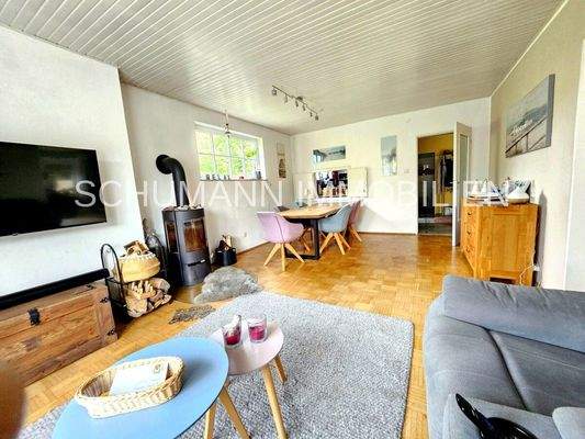 EG_Esszimmer mit Durchreiche zur Küche