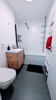 Wohnung Badezimmer-Schlafzimmer.jpeg