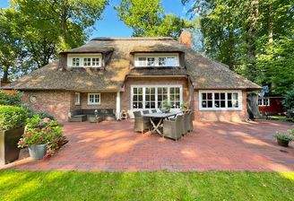 Große Sonnenterrasse