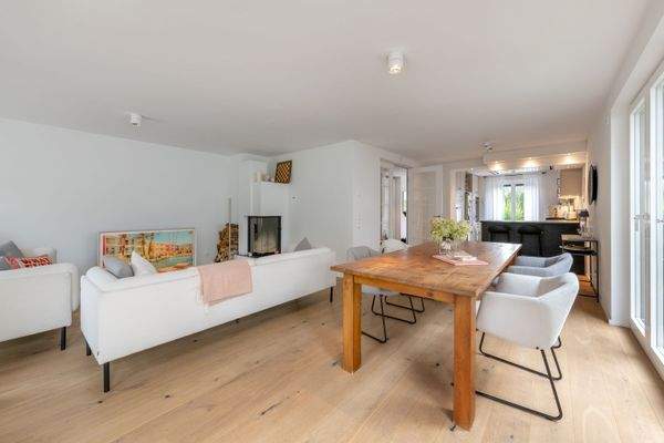 Wohnbereich mit Kamin