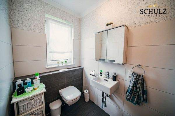 Gäste WC Büro/Halle