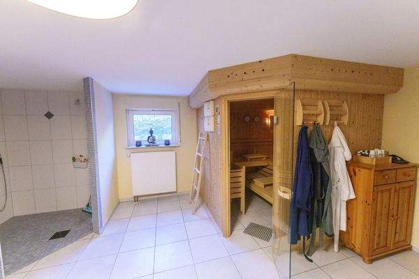 Sauna und Dusche