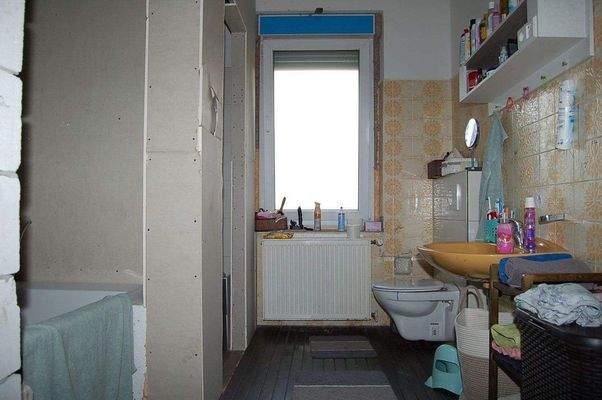 16 Badezimmer.JPG