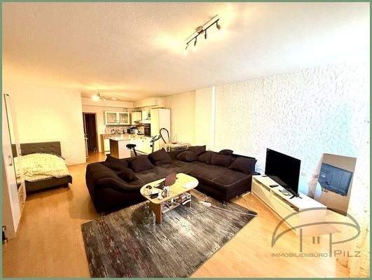 Wohn- & Schlafzimmer EG vorne rechts