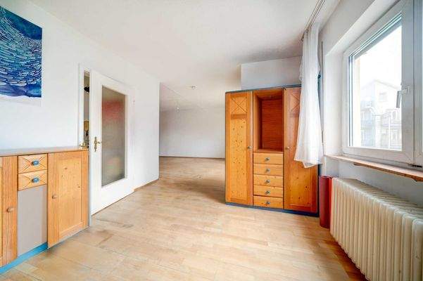 (Wände mit KI nachbearbeitet)