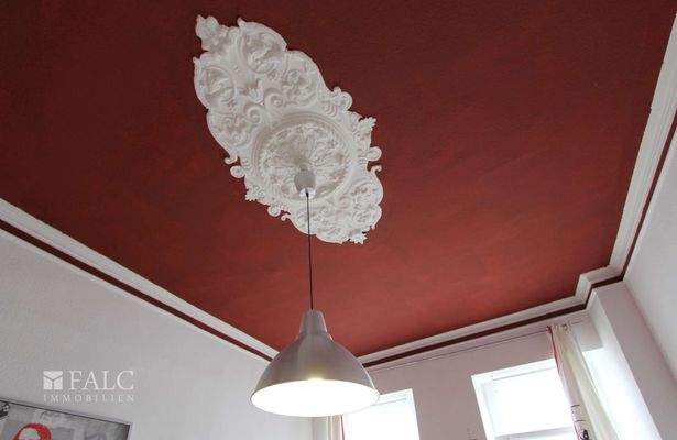 ...mit Stuckelementen