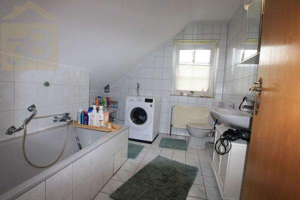 Badezimmer Wohnung links