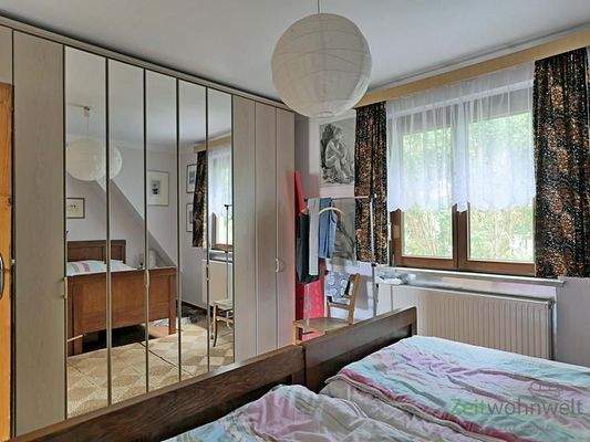 verspiegelter Kleiderschrank