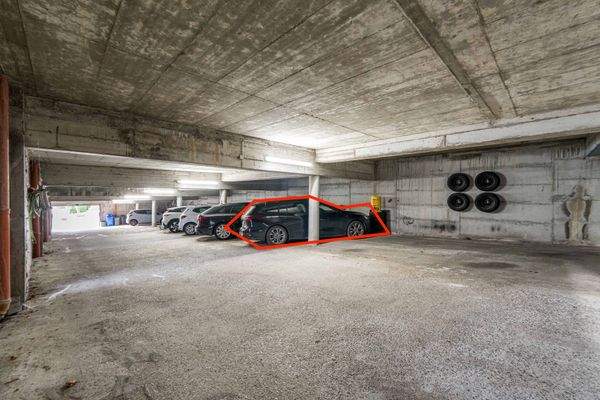 Tiefgaragenstellplatz