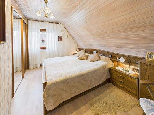 Schlafzimmer DG