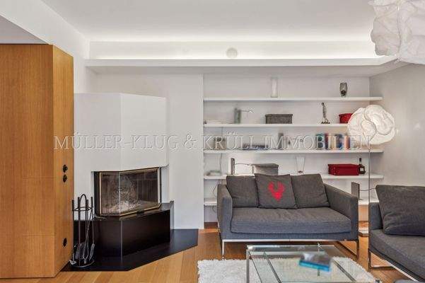 backbone_577089-B_046_b_HD