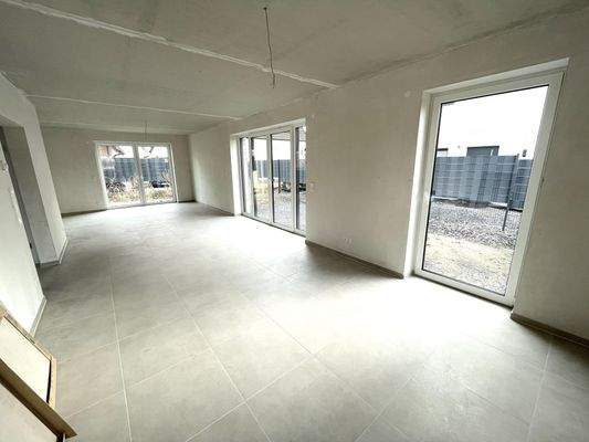 Blick aus der Küche i.d. Wohn-/ Essbereich