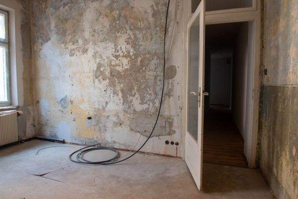 Unsanierte Hinterräume
