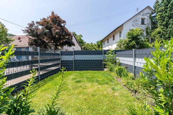 Ostansicht mit Garten