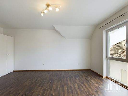 CAM02839G0-PR0162-STILL016