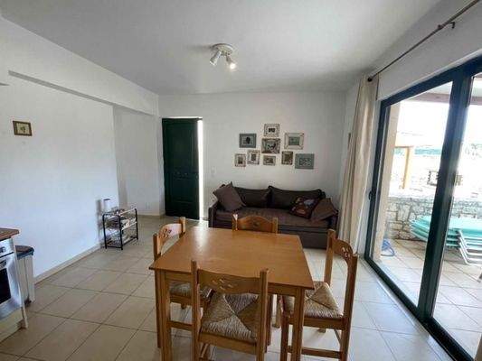 Kreta, Asprouliani: Stilvolles 3-Zimmer-Haus in einer Wohnanlage zu verkaufen