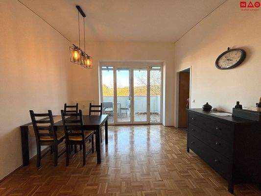 Wohnzimmer/Esszimmer