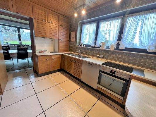 Küche mit Essbereich