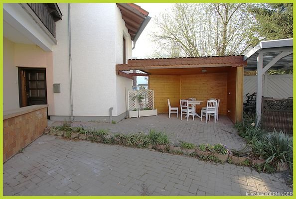 überdachter Sitzplatz