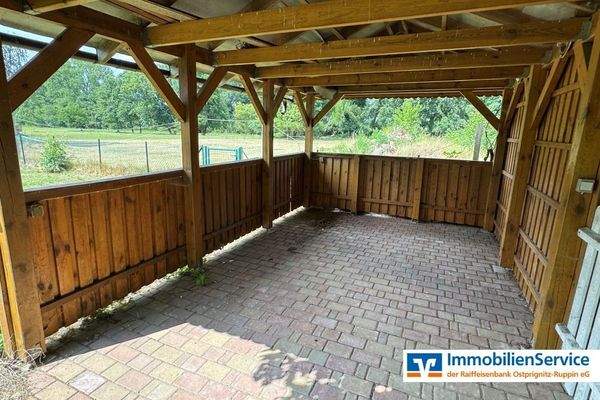 überdachte Sitzecke