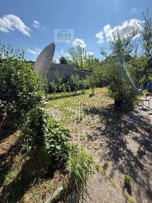 Freisitz mit Schirm.jpeg