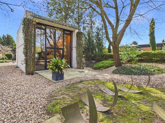 Atelierhaus -Gartenseite -1-