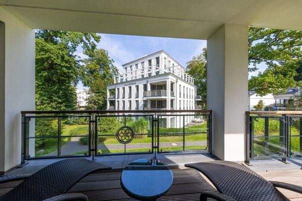 Blick vom Balkon Süd-Ost in Richtung Strandpromenade und Vila Mathilde