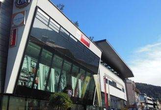 Bild 2: Aussenansicht Wohn- und Geschäftshaus