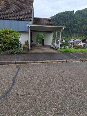 Carport mit guter Zufahrt