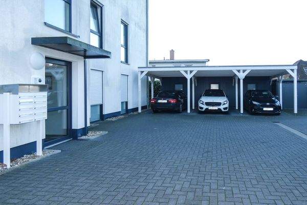 3 Zimmer mit Carport