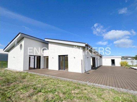 großzügige Terrasse