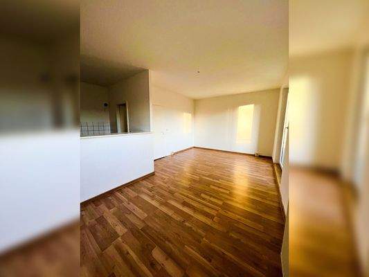 Referenzbild Wohnzimmer mit Küchentresen.jpg