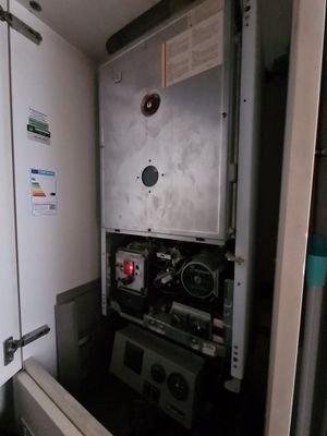 Gas-Therme im 2 Stock.jpg
