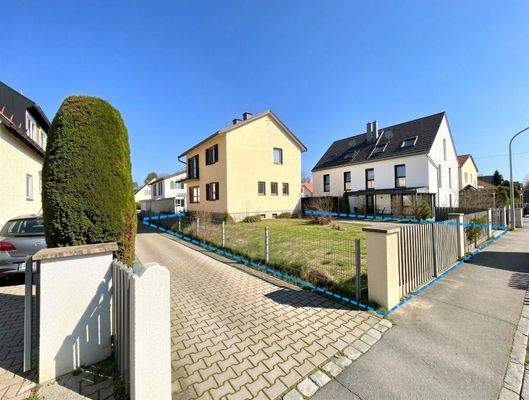 Straßenansicht Grundstück (Haus 1 und Haus 2)