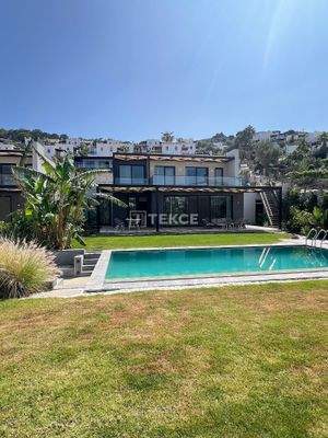 Villas with Pools Within Walking Distance of the Beach in Gümüşlük