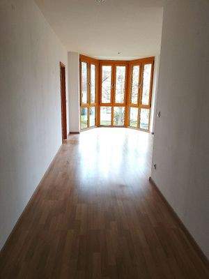 Wohnzimmer mit neuem Fensterelement- Erker