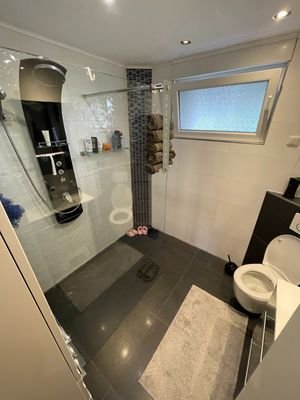 Badezimmer EG